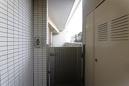 お客様をあたたかくお迎えする玄関スペース
