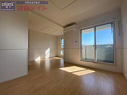 メゾン　ドール三田　2号館 2階1LDKのリビング/ダイニング