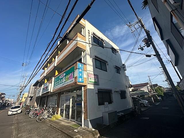 7 / 11