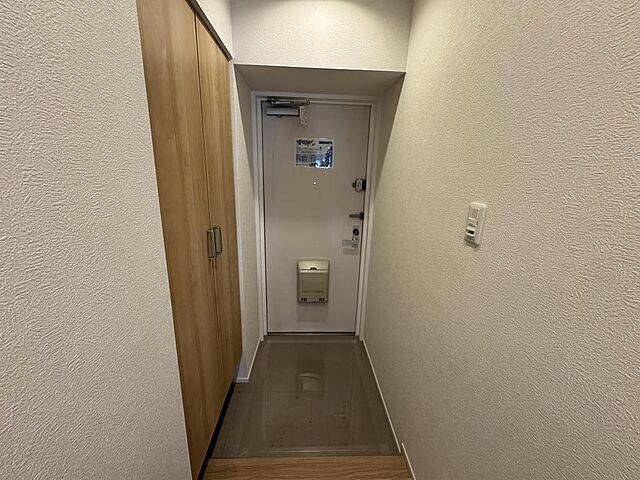 玄関 名古屋市営鶴舞線 いりなか駅 徒歩4分