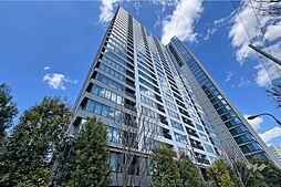 スカイフォレストレジデンスの外観（南西側から）