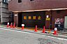 駐車場：駐車場の出入り口（シャッター付き）