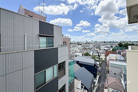 バルコニーからの眺め（南方向）［2026年8月7日撮影］