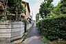 外観：物件の東側前面道路（南側から）［2026年8月24日撮影］