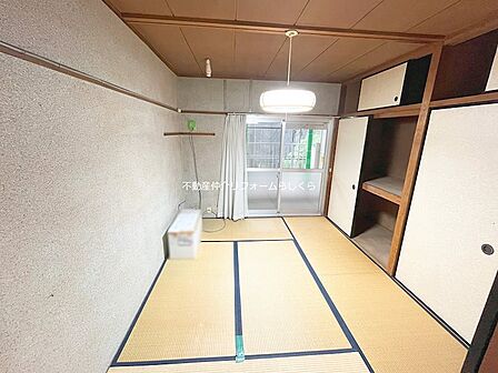 玄関横の和室