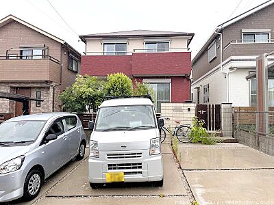 外観：【2017年築の築浅戸建】南向きにつき日当たり良好◎全居室収納付き♪