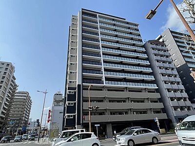 外観:14階建て。街中の新しいランドマーク。 外観:14階建て。街中の新しいランドマーク。