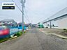 外観：前面道路含む現地写真