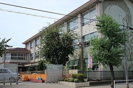 宮西小学校 860m