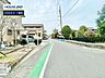 外観：前面道路含む現地写真