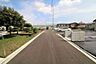 外観：道路と外観