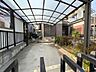 駐車場：屋根付き駐車場
