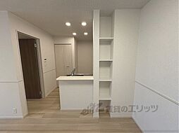 カーサ・リンドペローI 102 1階1LDKのリビング/ダイニング