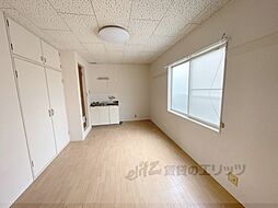 近鉄奈良線 新大宮駅 徒歩19分の賃貸マンション 1階ワンルームのリビング/ダイニング