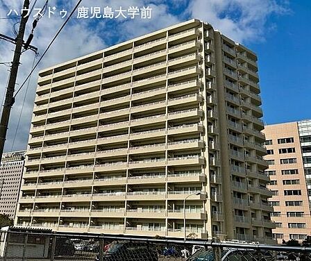 リゾートマンション風の外観