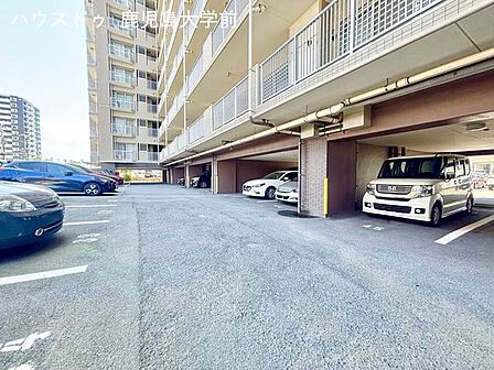 敷地内駐車場で車生活も安心