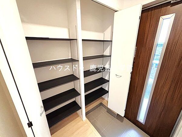 玄関を拡大表示