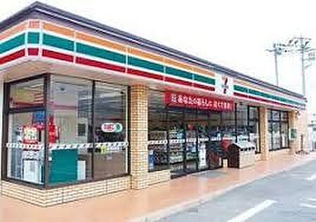 セブンイレブン名古屋弥生町店 徒歩3分。 240m