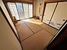 室内：一階和室（リビング隣の続き間6帖）ゆっくり過ごす事が出来ます