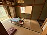 室内：一階和室6帖です。広縁も付き。