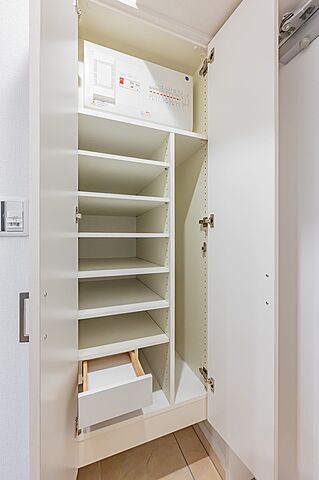 収納 クオリア銀座三丁目 5階/-