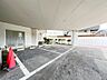 駐車場：屋根付きの駐車場がございます！