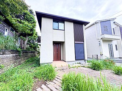 外観:住友林業施工!モダンで美しいデザインに仕上がりました!ゆとりある敷地のため、ガーデニングもお楽しみいただけます♪ 外観:住友林業施工!モダンで美しいデザインに仕上がりました!ゆとりある敷地のため、ガーデニングもお楽しみいただけます♪