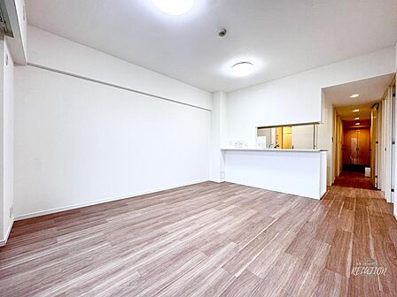 陽当たりの良いリビングは、明るさが心地よい居住空間を作り出します。光に包まれることで、日々の疲れを癒し、ポジティブな気持ちになれる場所です♪