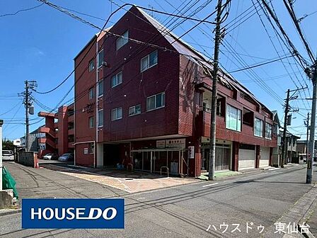 東照宮駅徒歩圏の2DK。。周辺には生活施設が揃い、落ち着いた住環境も魅力。家族でのびのび暮らせる住戸です。