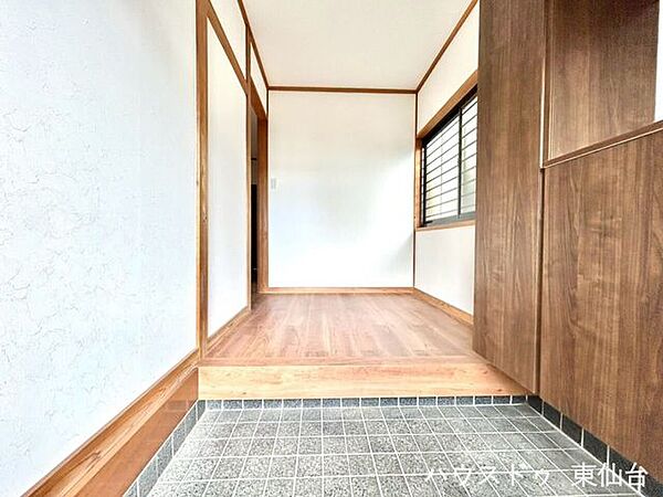 玄関を拡大表示