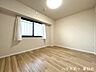 寝室：こちらの洋室は西向きの6．1帖落ち着いた雰囲気でゆっくり眠れそうです！