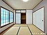 和室：障子越しのあたたかい光が癒しの和室です