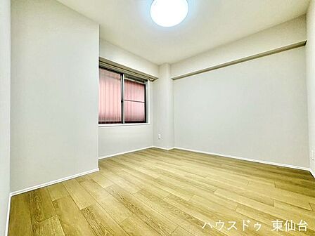 家具配置がしやすく、ゆとりを感じられる主寝室。朝の身支度もスムーズにできます。