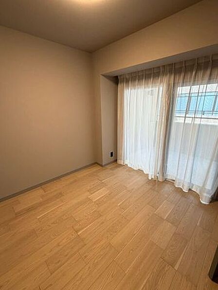 横に広く作業が快適に進む。