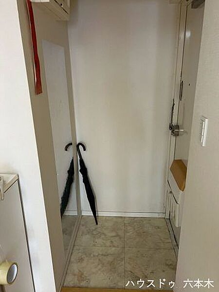 玄関を拡大表示