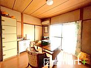～自然な風合いの洋室～ ・ナチュラルな色彩で纏められた洋室は家具のコーディネートもしやすくなっております。 ・どんな家具にするか考えるだけでも楽しくなってきますね。 