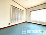 洋室：～2面採光の明るいお部屋～ ・洋室は2面採光とする事で穏やかな陽の入る明るい空間となっております。 ・くつろぎのプライベート時間を明るい空間で穏やかにお過ごしいただけます。 