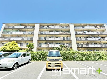 ~堂々とした大型のマンション~ ・総戸数の多い大型のマンションですので、外観の迫力もあり誇りに思えるようなお住まいとなっております。 ・ぜひ現地でご体感くださいませ。