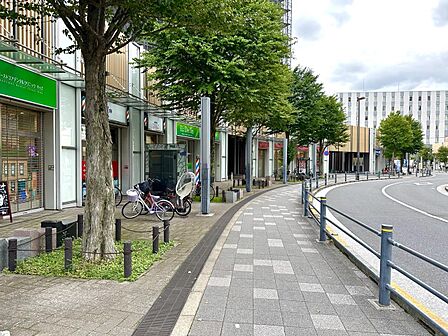 マンション下の外観