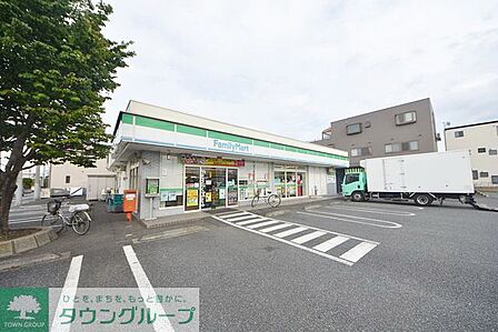 ファミリーマート片山北本店 徒歩6分。 420m