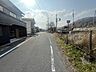 外観：前面道路含む現地写真