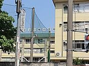 小学校までは5分♪いつでもお子様を近くに感じられるのが安心ですね。