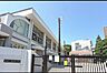 周辺：通学路が短く、お子様を身近に感じられる安心の環境が整っています。