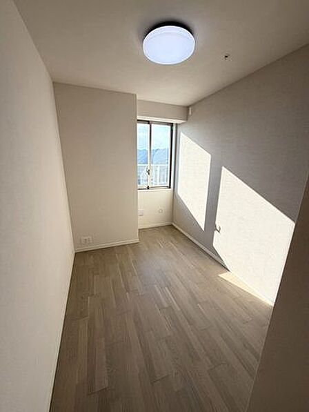洋室（約5.3帖）