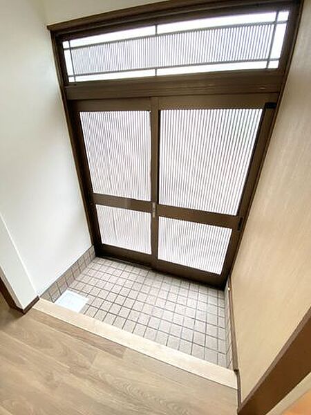 玄関を拡大表示