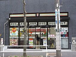 【コンビニエンスストア】セブン-イレブン新宿早稲田高校前店まで6ｍ