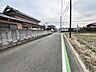 外観：前面道路含む現地写真