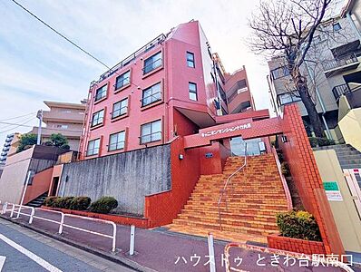 外観:周辺は落ち着いた住宅街で、長く住まうイメージがしやすい環境です。管理の行き届いた外観も好印象です。 外観:周辺は落ち着いた住宅街で、長く住まうイメージがしやすい環境です。管理の行き届いた外観も好印象です。