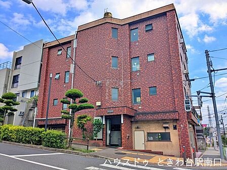 東武東上線「東武練馬」駅から徒歩13分の好立地。周辺は落ち着いた住宅地で、穏やかな住環境が魅力です。
