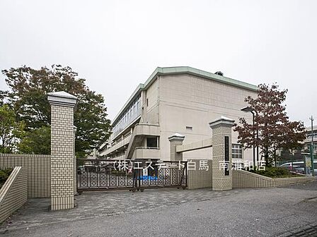 さいたま市立尾間木中学校(380m)